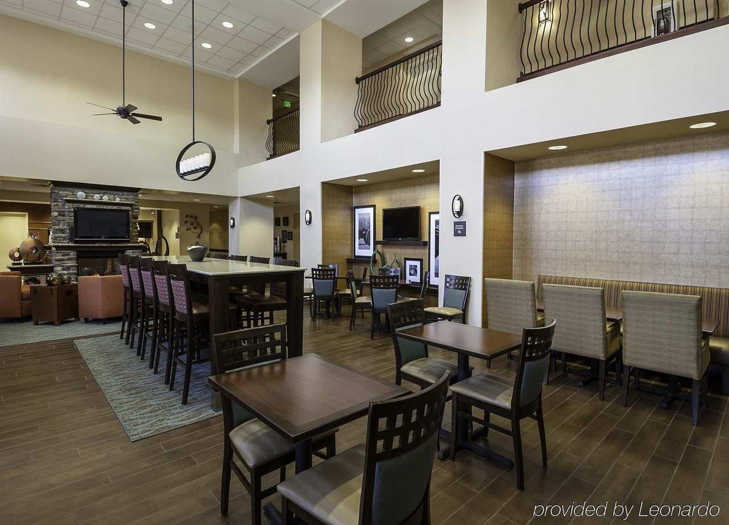 Hampton Inn & Suites Rogers Exterior photo