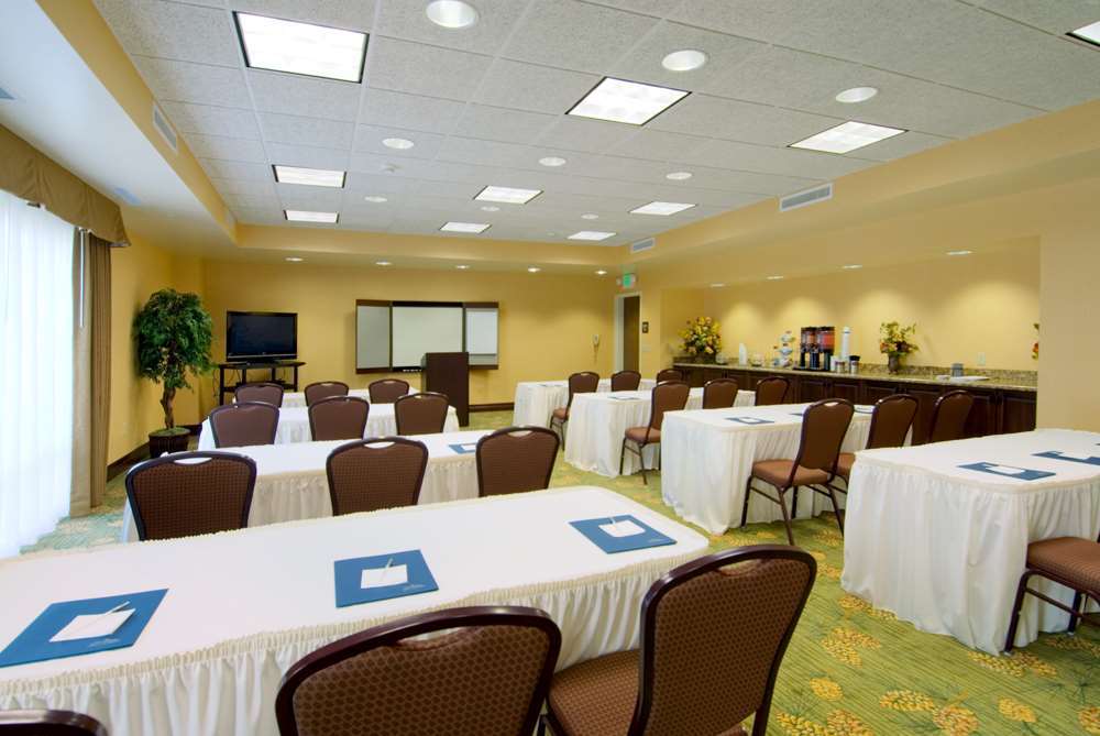 Hampton Inn & Suites Rogers Facilities photo